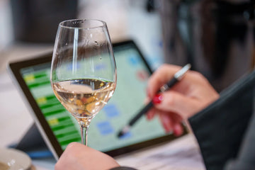 Photo credit: © Bartosch Salmanski. The World White Wines Contest highlights the full diversity of global white wine styles, awarding top distinctions including Grand Or, Or, Silver and the new Franc de Pied Coup de Coeur.